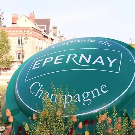 Logement Sur L'eau En Champagne - My House Boat Mareuil-sur-Ay